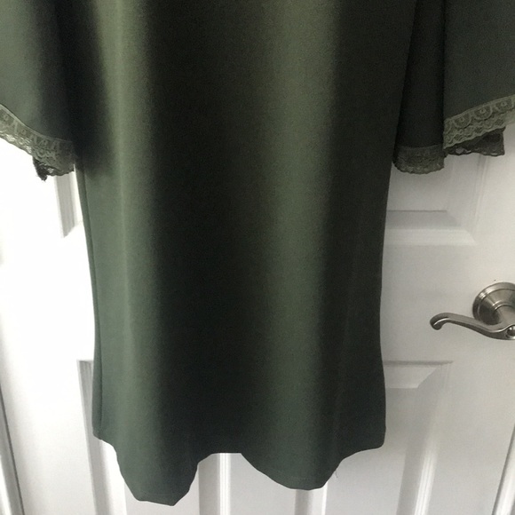 Very classy ladies dress - Picture 4 of 8